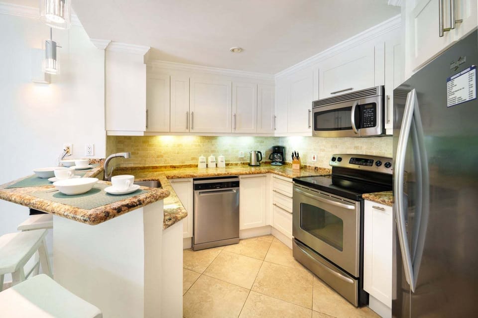 Sapphire Beach 311 - A wonderful kitchen outfitted with modern appliances