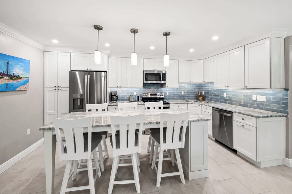 Dining & Kitchen