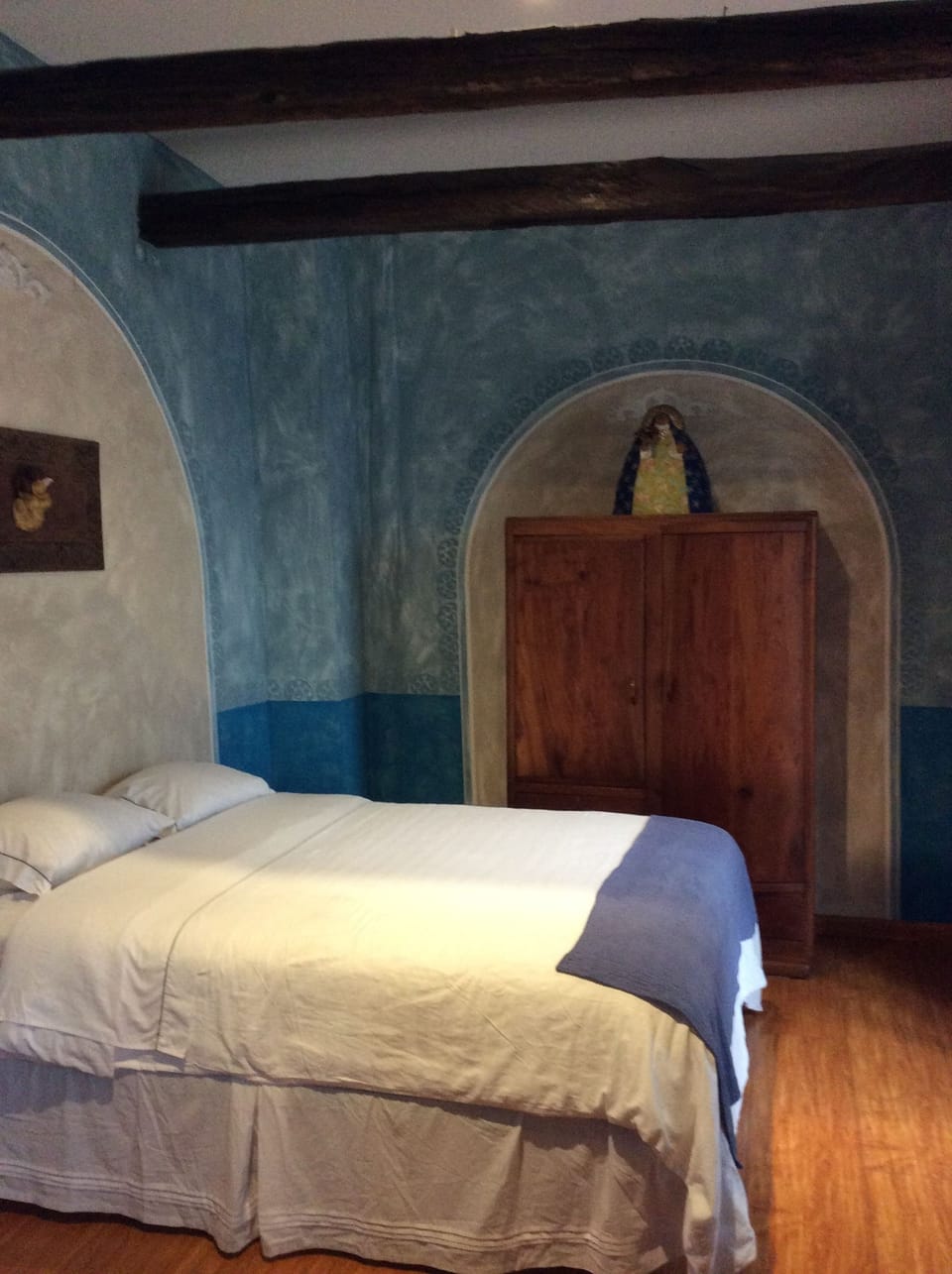 Design Single Room | Iron/ironing board (on request), rollaway beds (surcharge), WiFi (free)