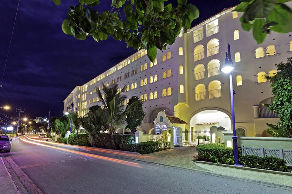 Sapphire Beach is ideally located in St. Lawrence Gap