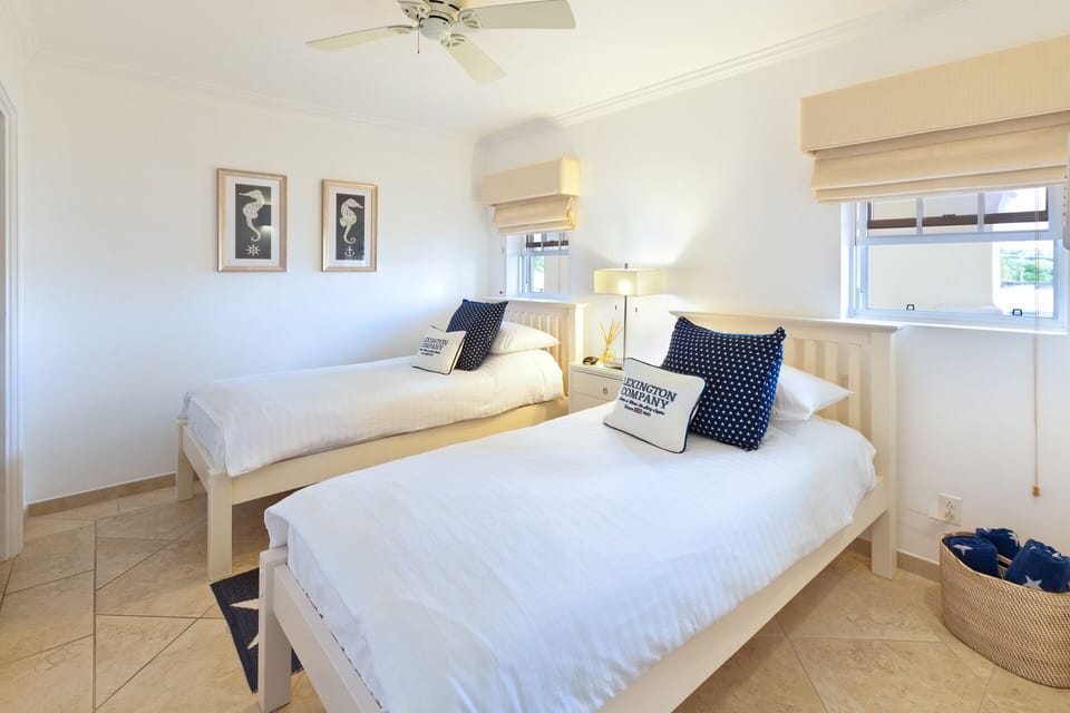 Sapphire Beach 307 - Third bedroom with two twin beds, AC and adjacent bathroom