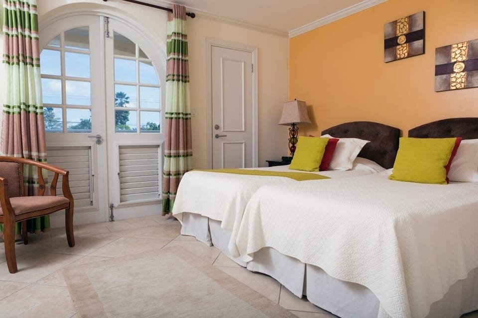 Sapphire Beach 118 - Twin beds