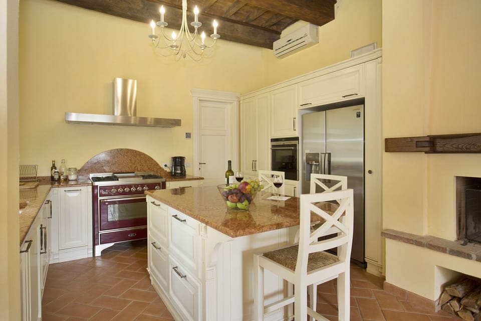 Common Room, Kitchen