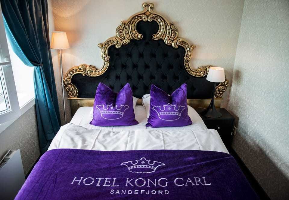 Single Room | Premium bedding, minibar, desk, laptop workspace