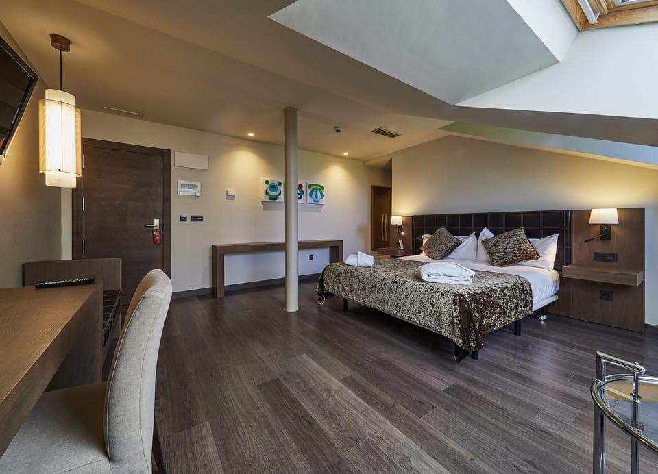 Superior Room | Premium bedding, in-room safe, desk, laptop workspace