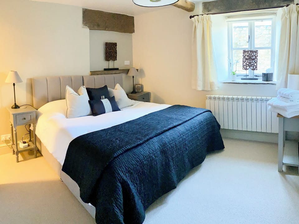 Double bedroom with en-suite | The Owlery at Aysgarth, Aysgarth, near Leyburn