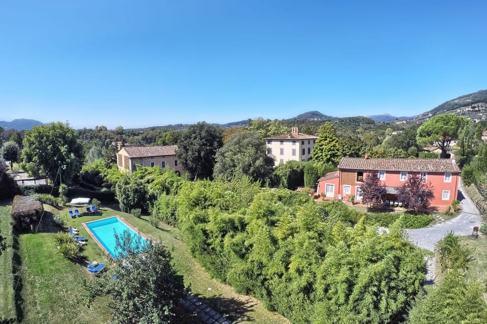 Building Exterior, Garden, Pool