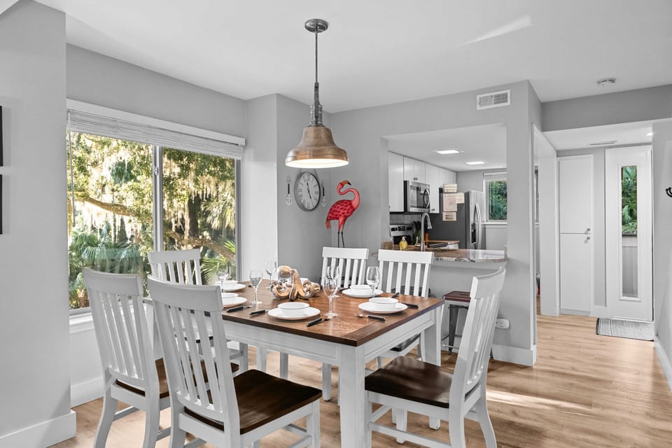 Interior | Dining Area
