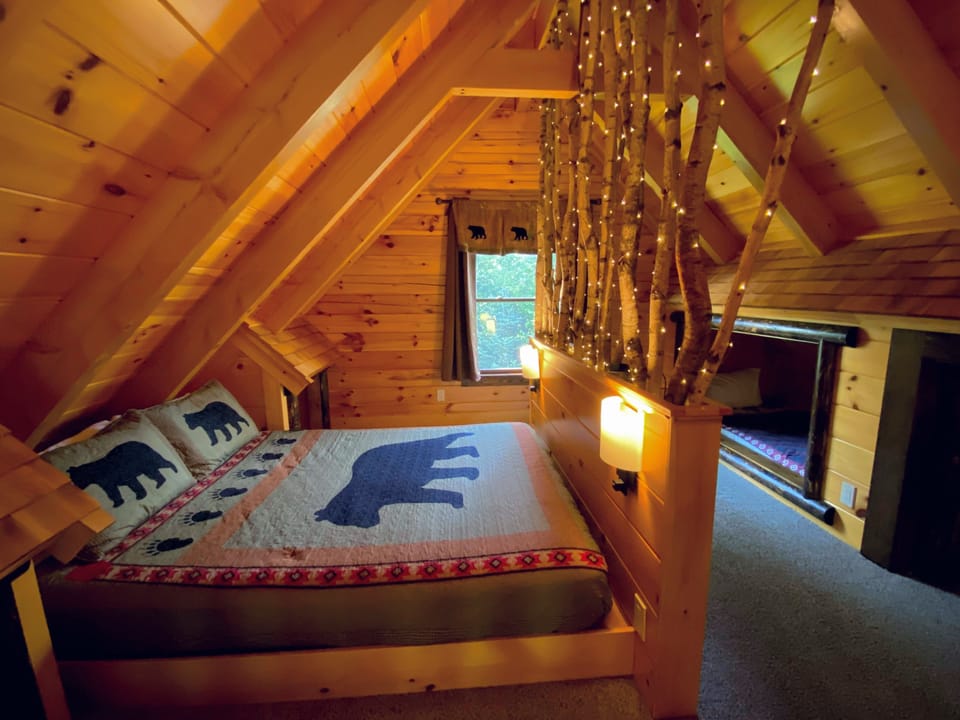 Loft Queen bed