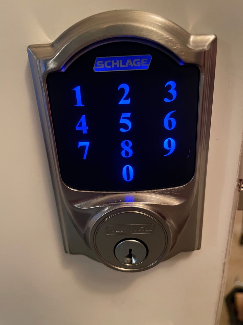 Easy to use lighted keypad