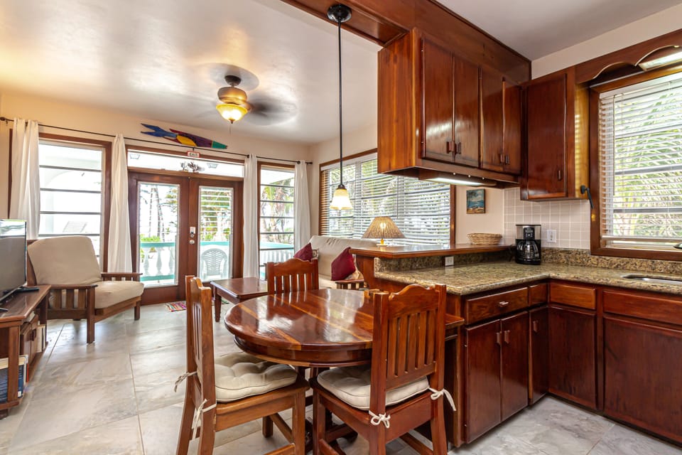 Coral Bay Villas - Living Room And Kitchen