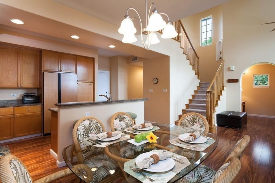 Cozy dining atmosphere.