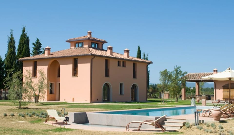 Building Exterior, Outdoor, Pool