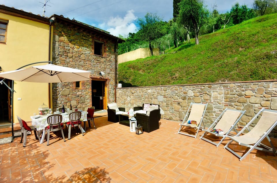 Balcony / Terrace / Patio, Building Exterior, Garden, Outdoor, Pool