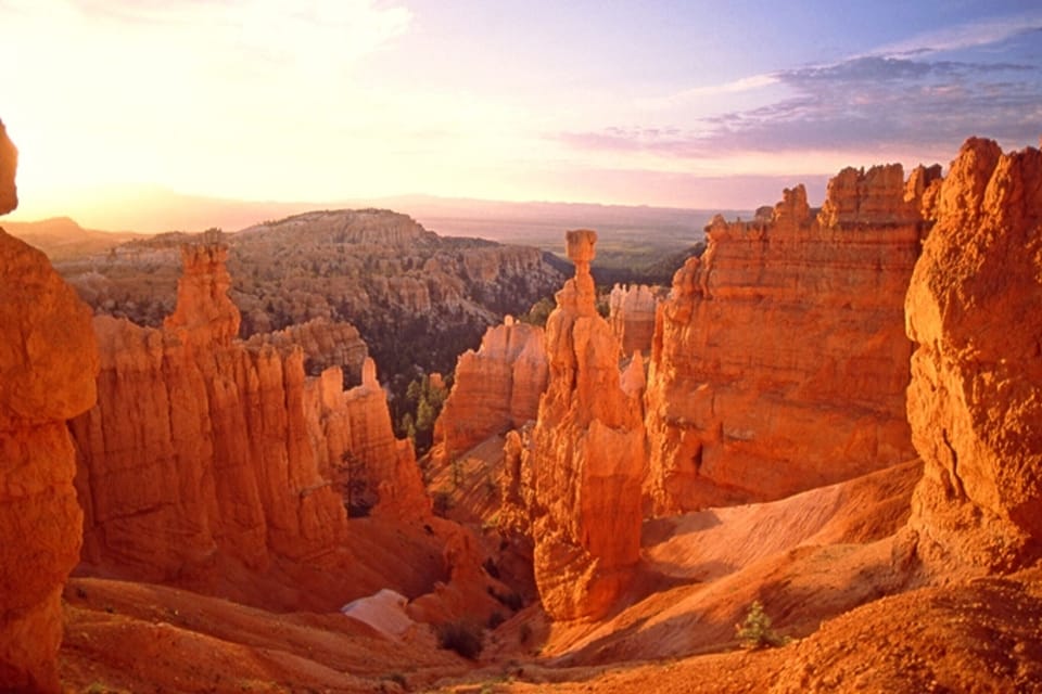 25 miles to nearby Bryce Canyon
