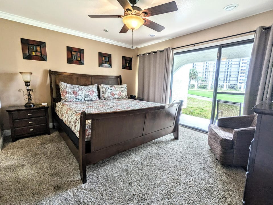 Master Bedroom w/ King and Patio access