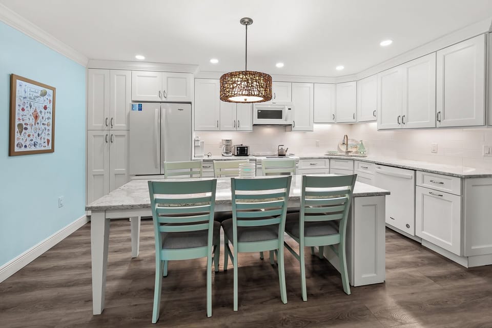 Dining & Kitchen
