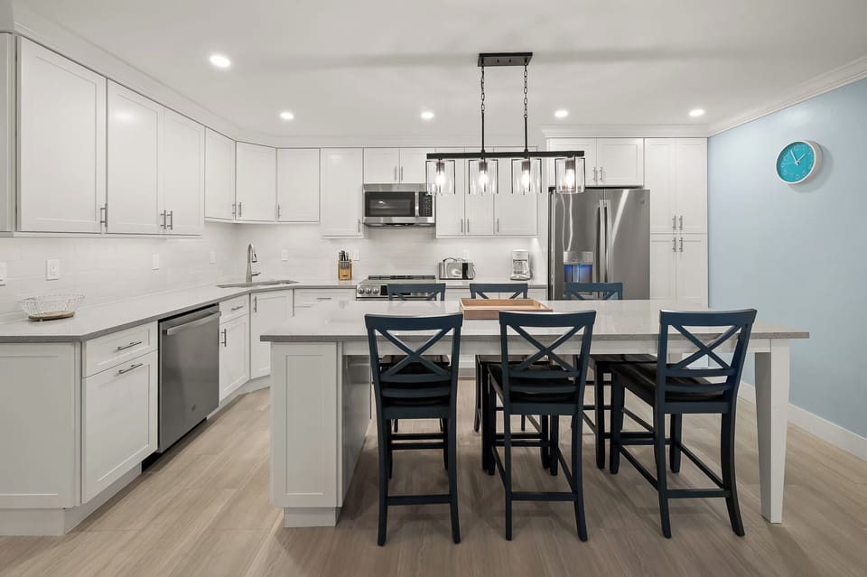 Dining & Kitchen
