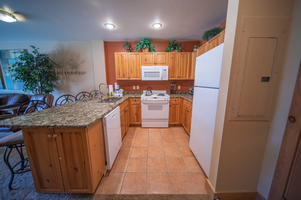 Full kitchen