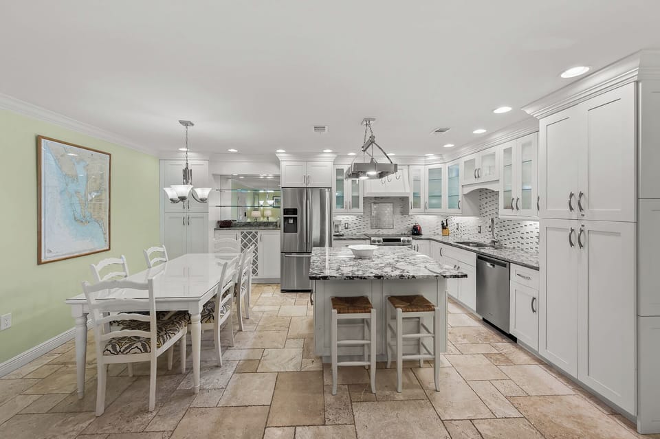 Dining & Kitchen