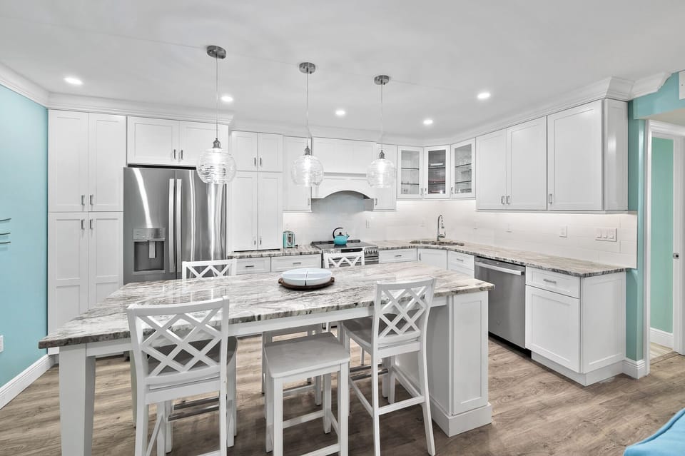 Dining & Kitchen