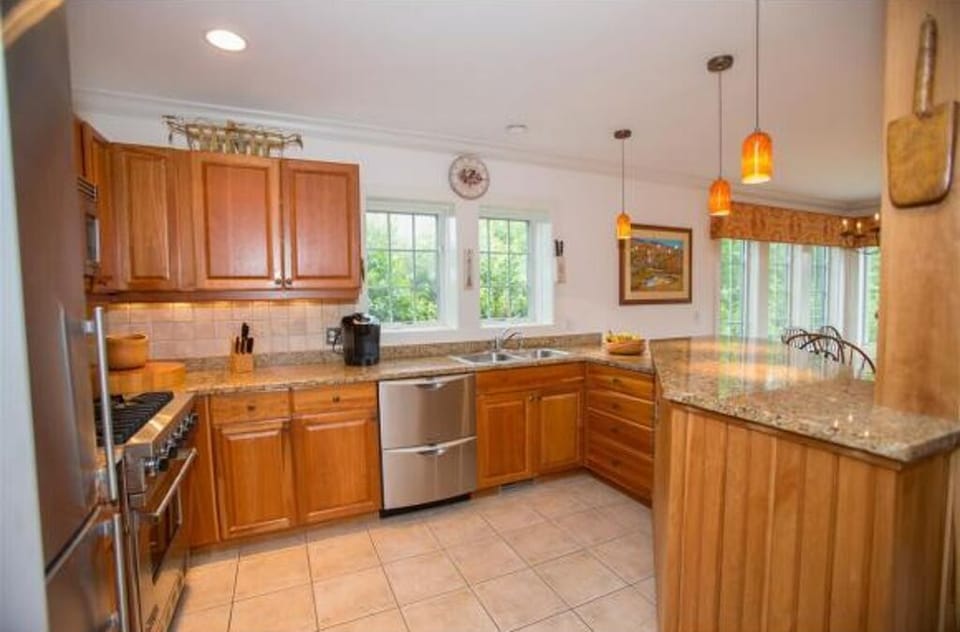 Kitchen, Main Floor