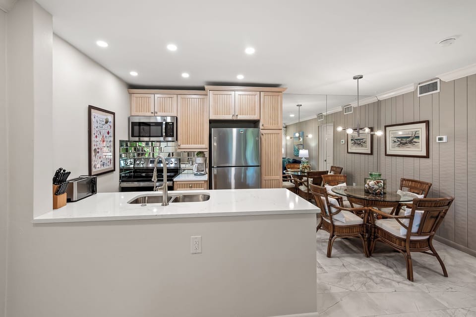 Dining & Kitchen