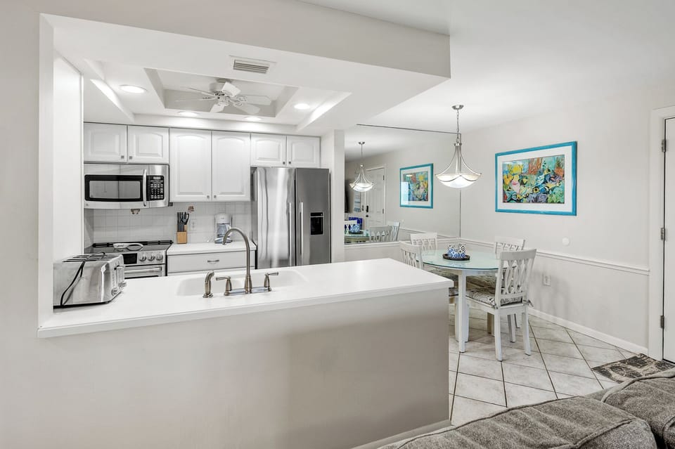 Dining & Kitchen