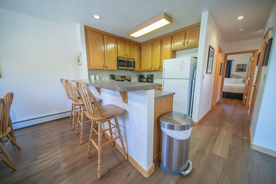 Bar and barstools perfect for breakfast