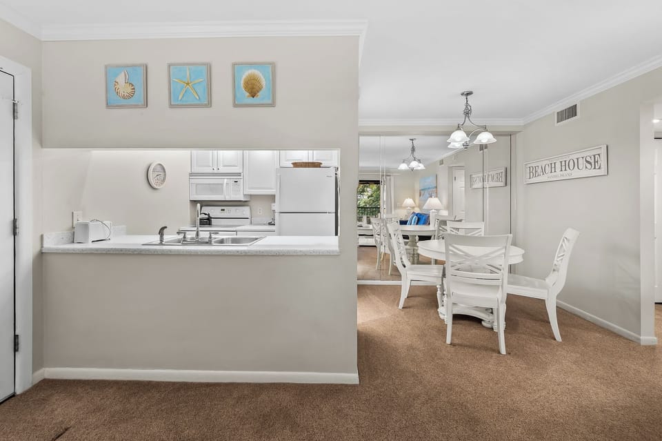 Dining & Kitchen