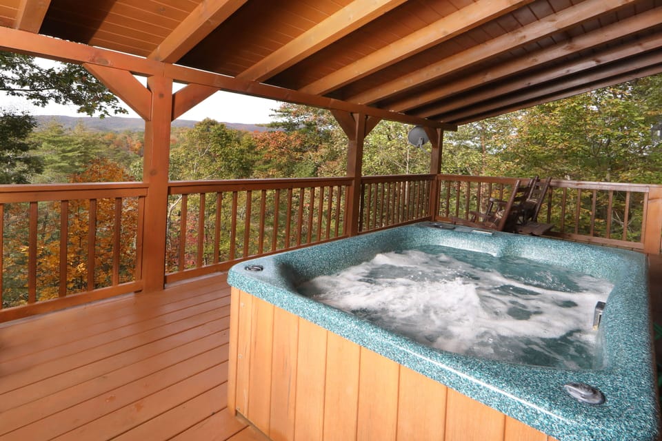 Private Hot Tub Overlooking Mountains