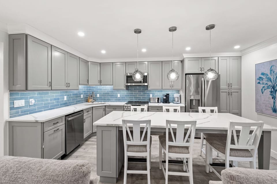 Dining & Kitchen