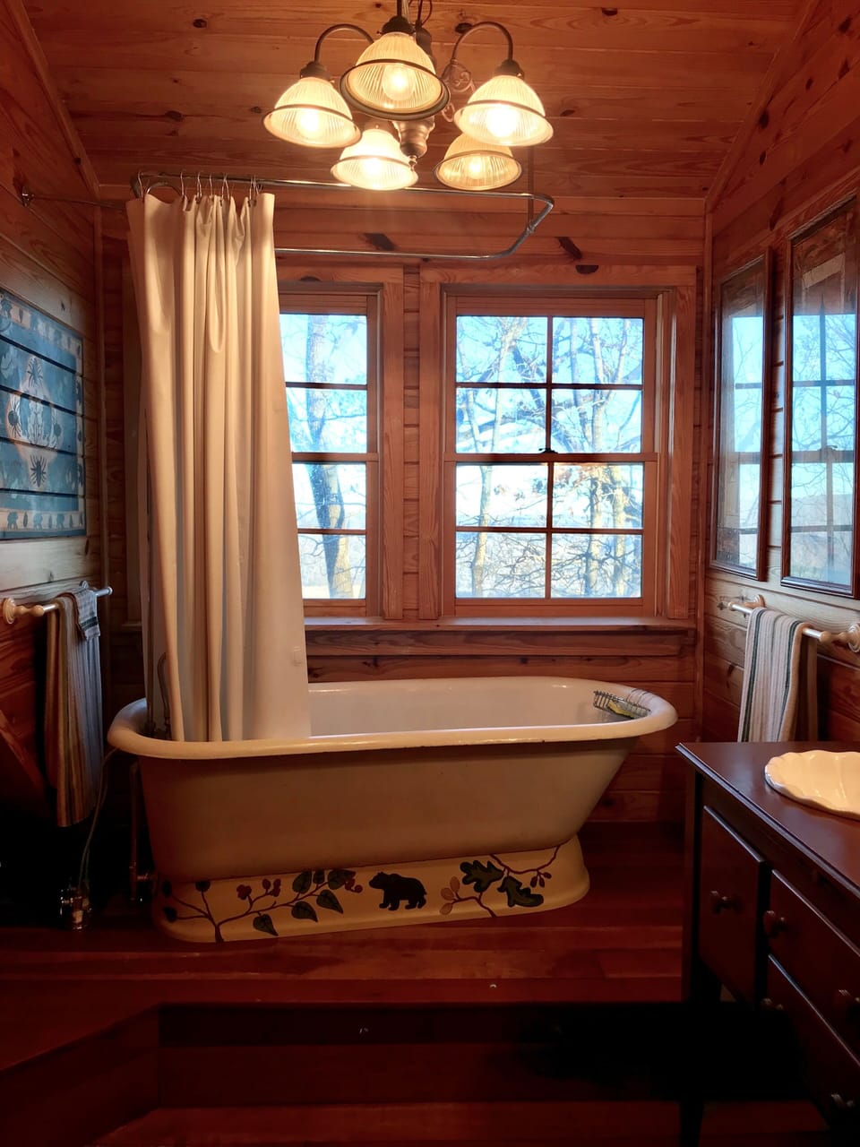 Upstairs Loft Bathtub and Shower