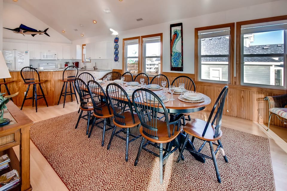 Surf-or-Sound-Realty-Bikini-Bottoms-835-Dining-Area