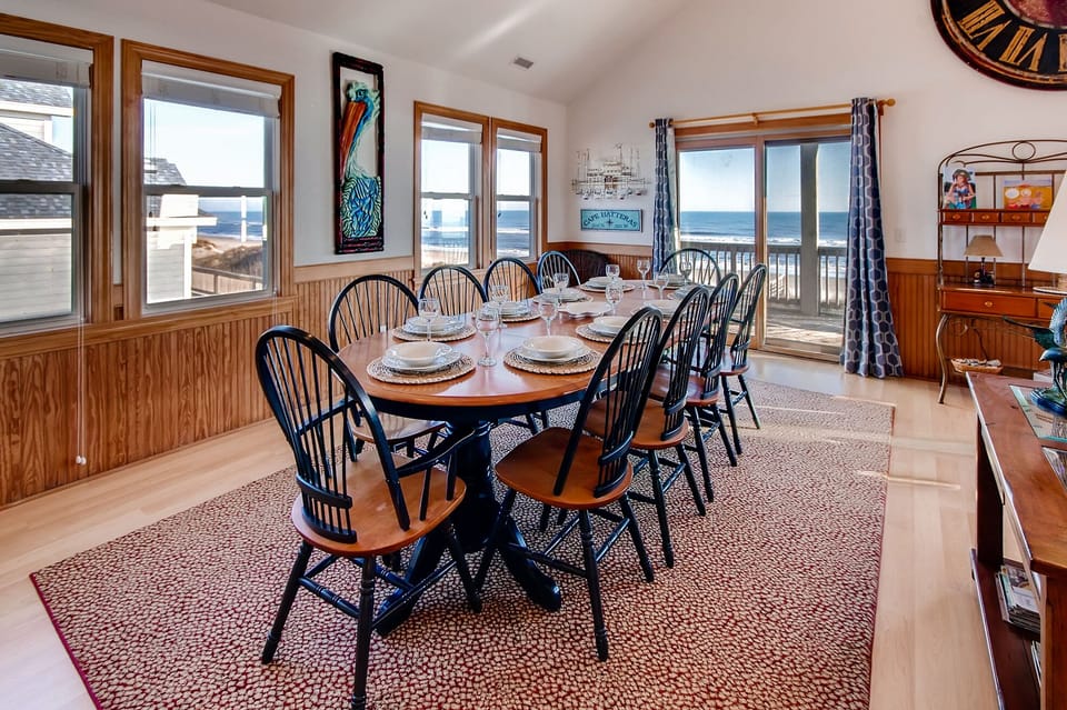 Surf-or-Sound-Realty-Bikini-Bottoms-835-Dining-Area