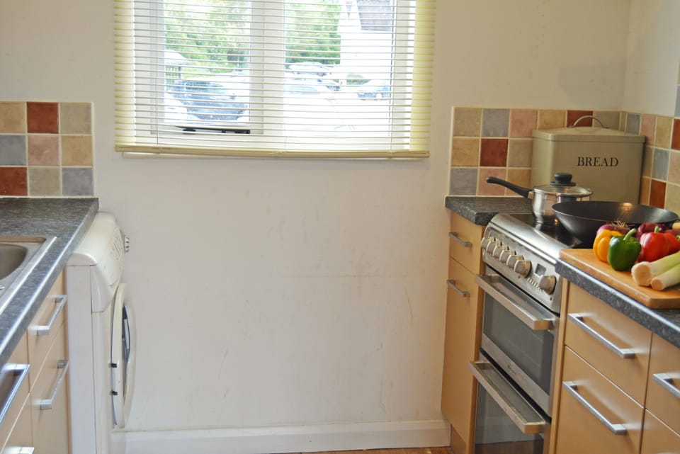 Ground floor: Separate well equipped kitchen