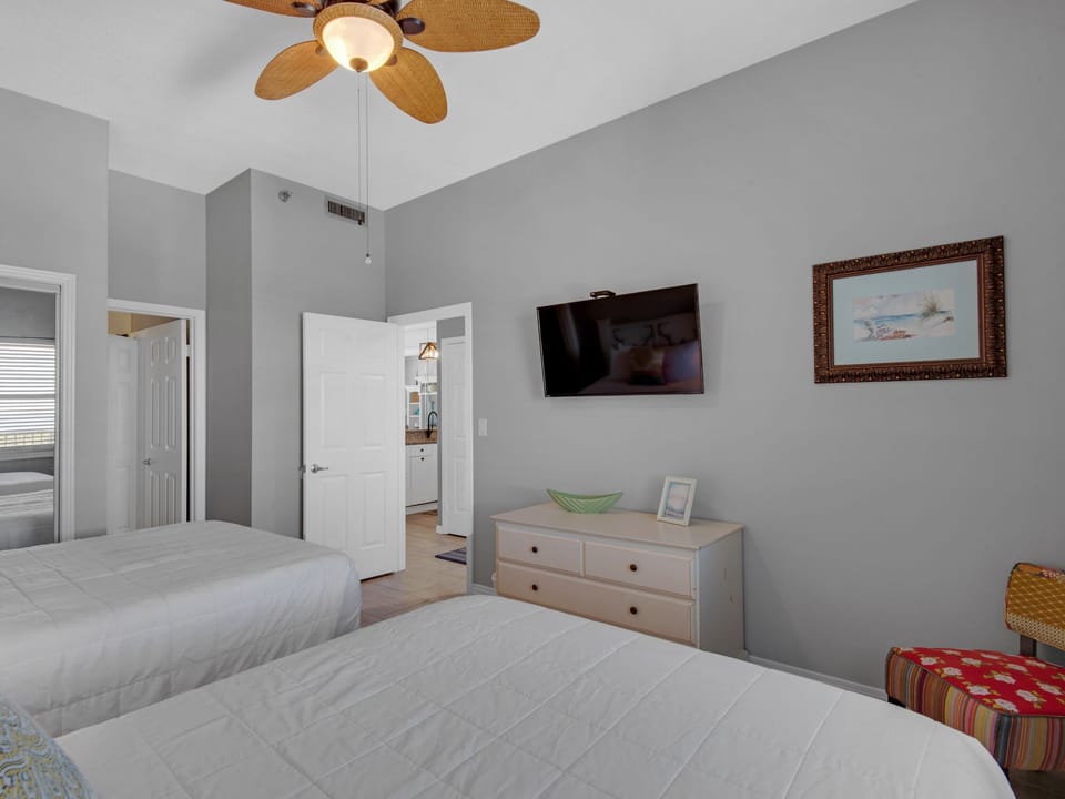 Bedroom 2 with Flat Screen TV