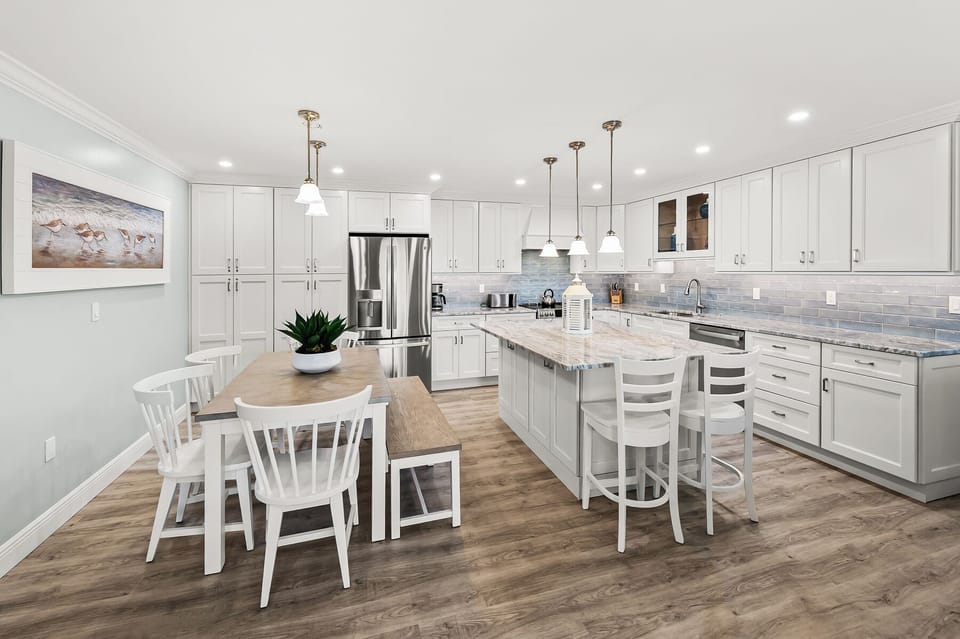Dining & Kitchen