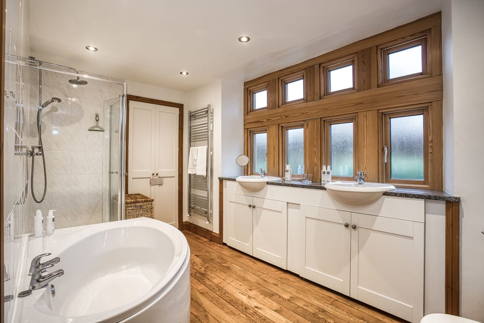 First floor: Family bathroom