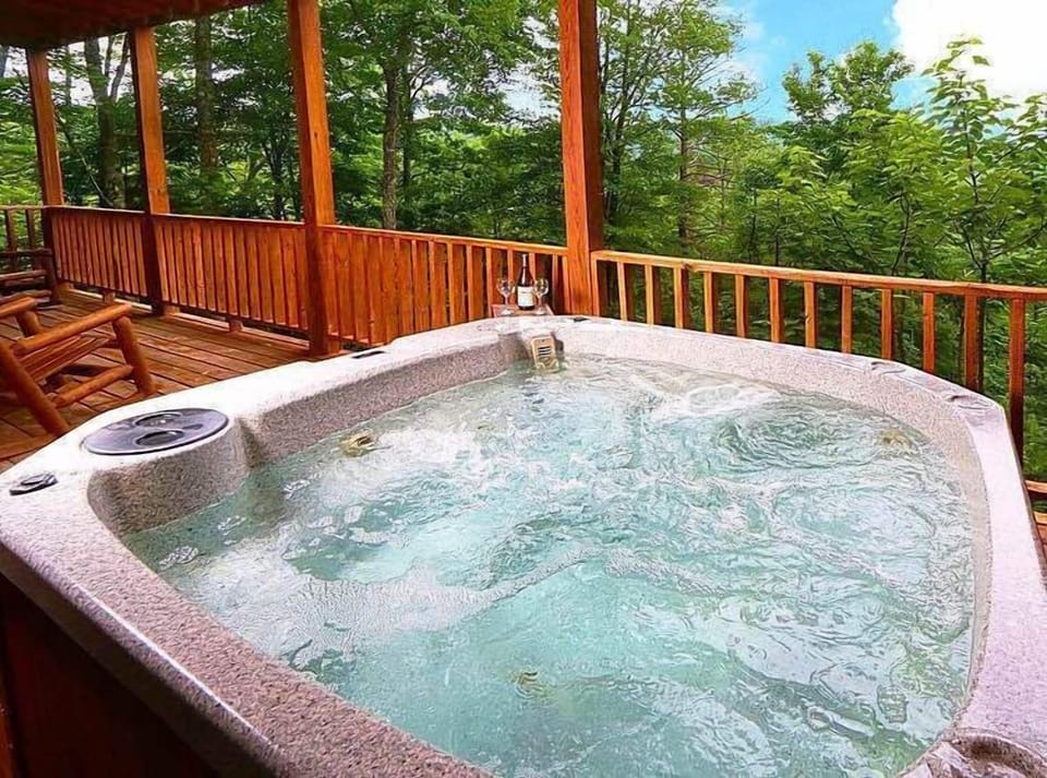 Hot Tub overlooking the Views