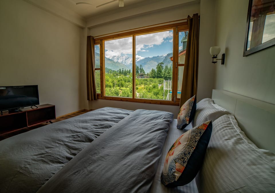 Superior Room | Premium bedding, down comforters, memory foam beds, laptop workspace