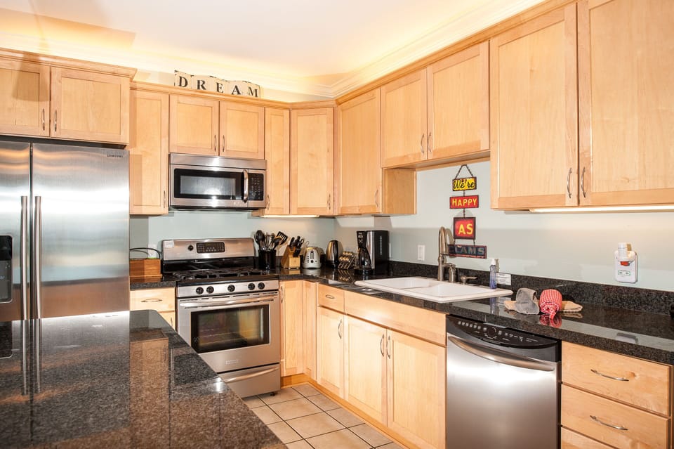 Full Kitchen