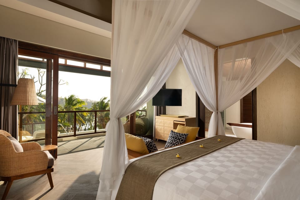 Hillside Villa | Premium bedding, minibar, desk, WiFi (free)