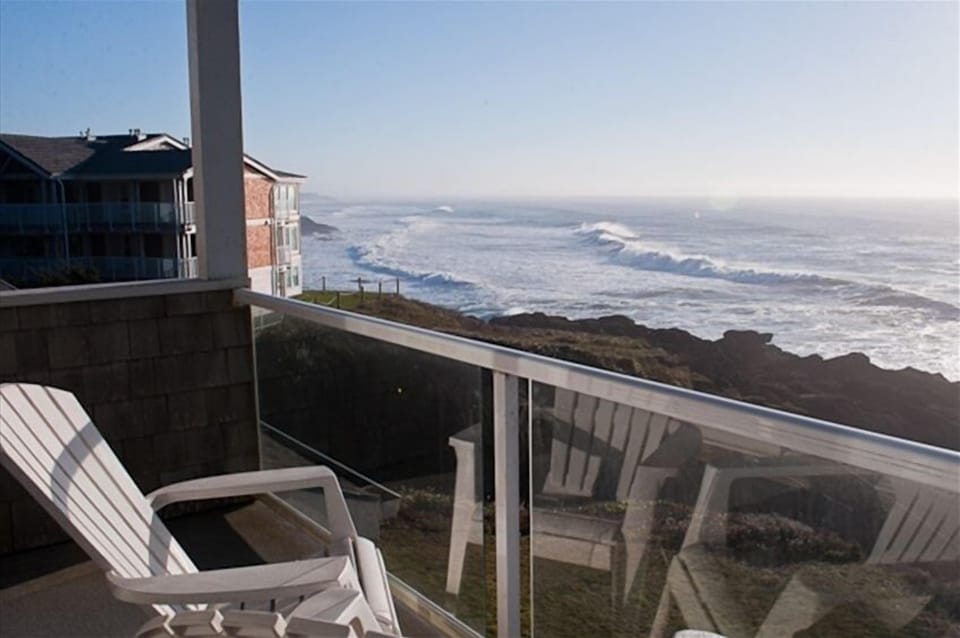 Beautiful Top Floor Views from the Deck