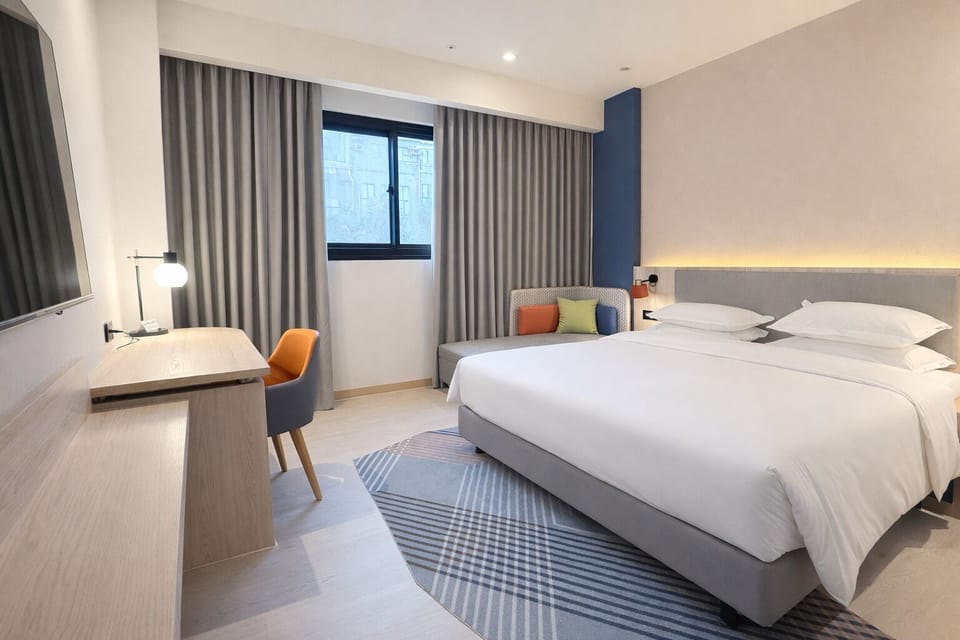 Room, 1 Queen Bed, Accessible | In-room safe, iron/ironing board, free WiFi