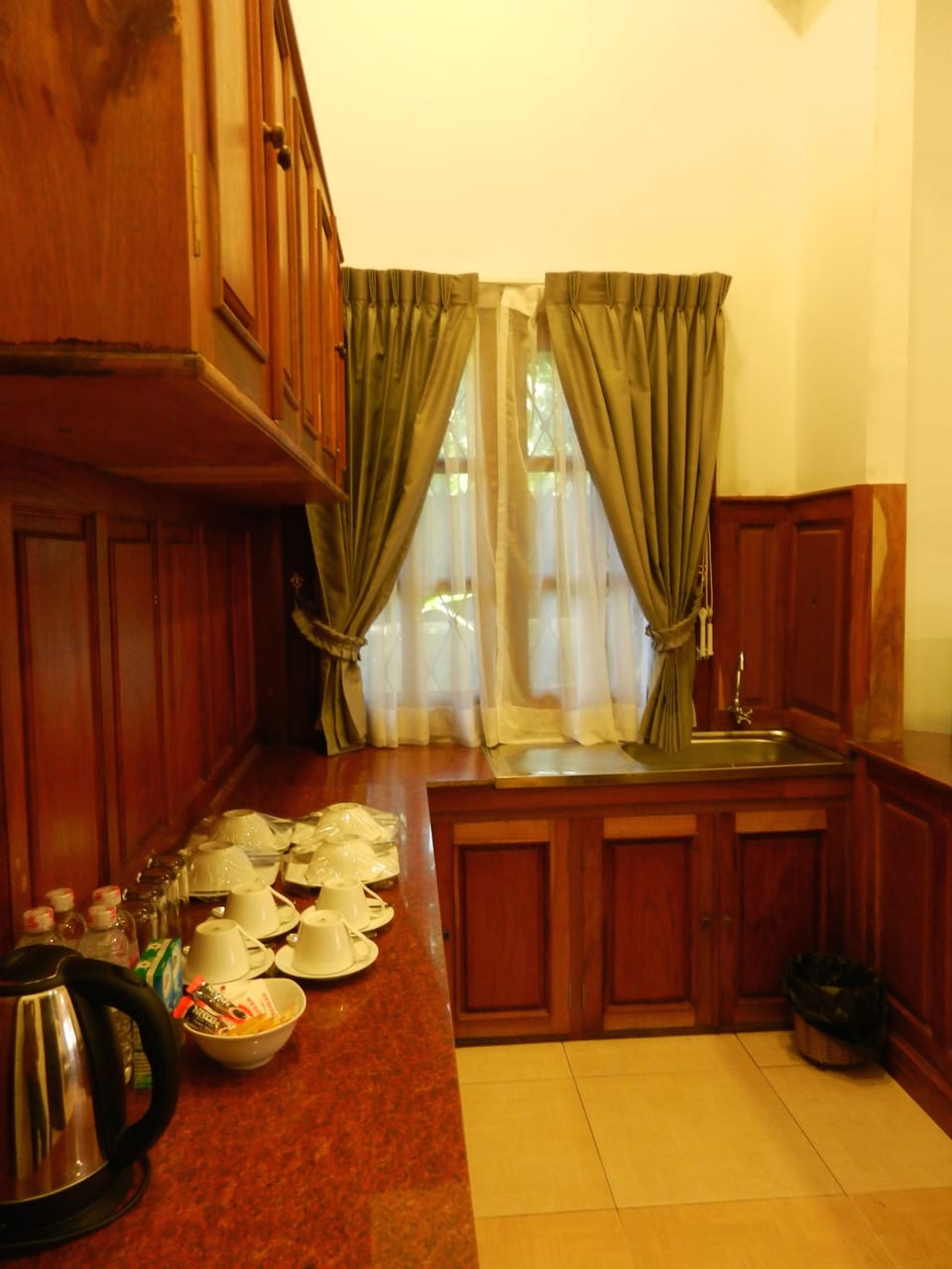 Family Triple Room | Private kitchenette | Electric kettle