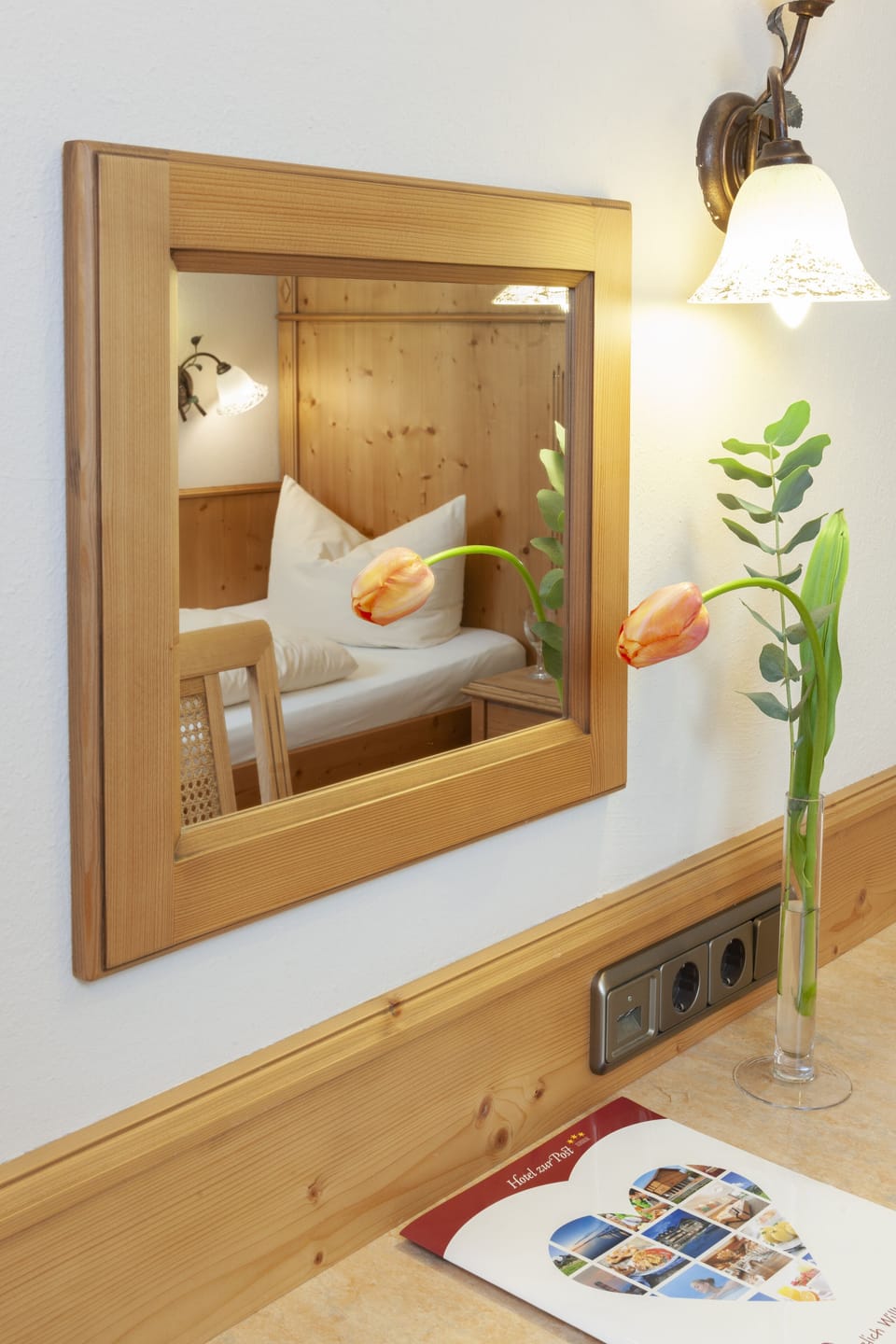 Single Room | In-room safe, desk, laptop workspace, blackout drapes
