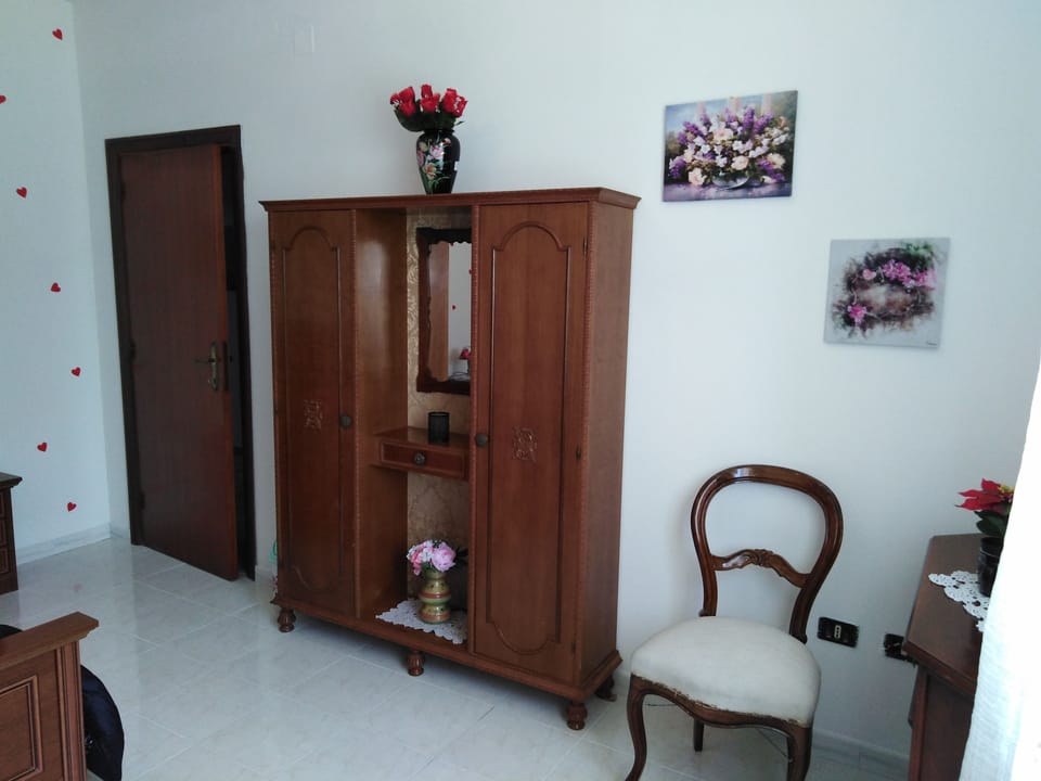 Deluxe Room, Non Smoking, Private Bathroom | Room amenity