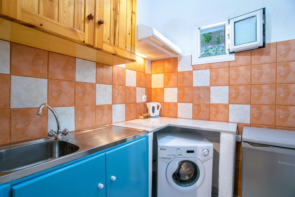 Your private room with toilet, shower, air conditioning, and washing machine.