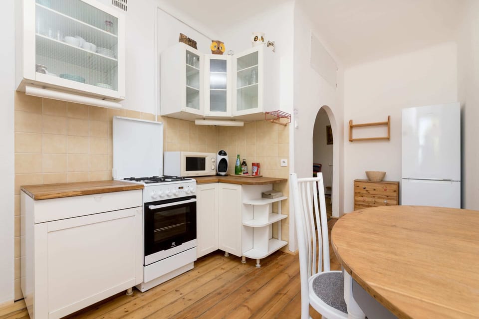 Superior Apartment | Private kitchen | Fridge, microwave, oven, stovetop